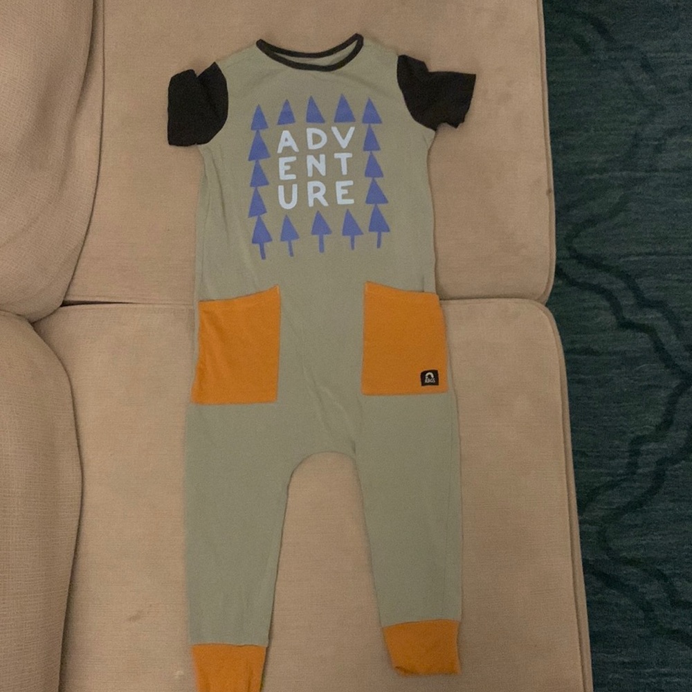 Cute rags romper, short sleeve adventure romper size 3/4